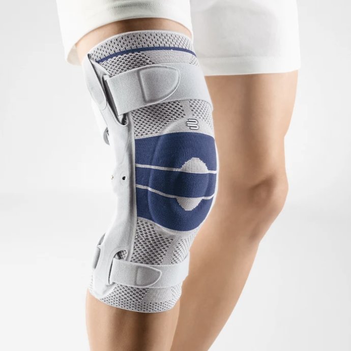 Bauerfeind GenuTrain knitted knee brace, grey with blue patella pad