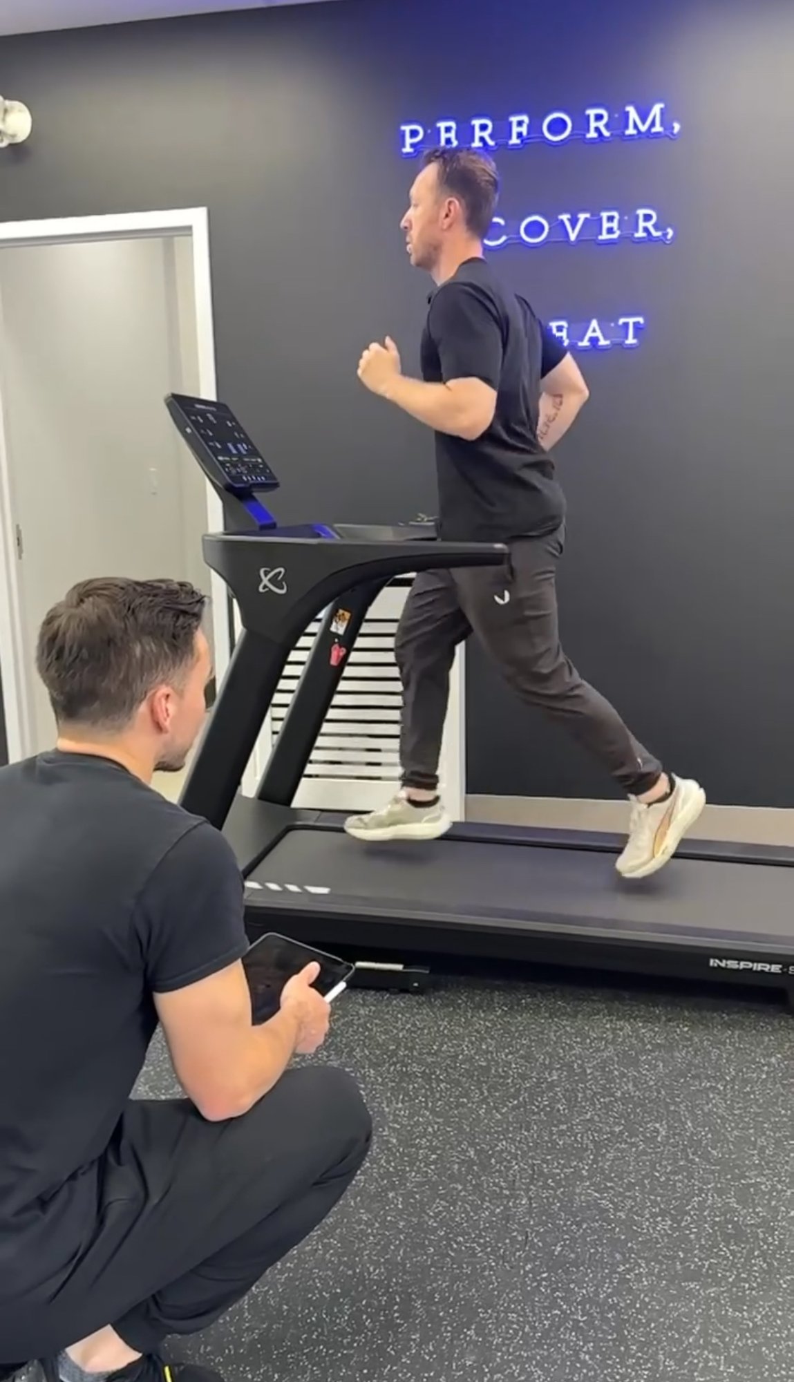 Running assessment at Performance Recovery Therapy in Toronto