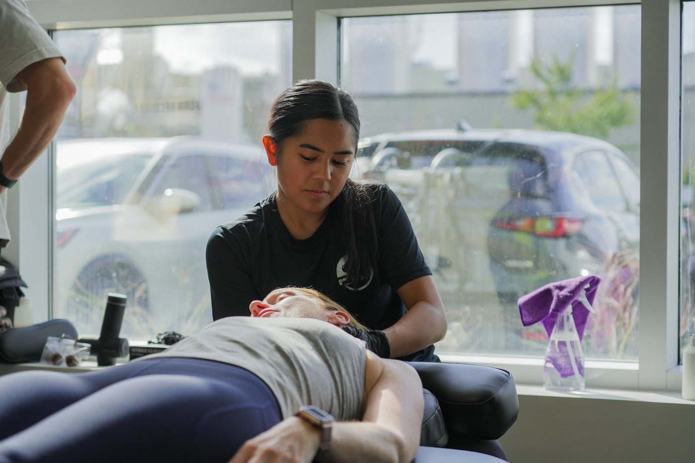 Jerikka Nahibuan, physiotherapist, treating a patient at PRT